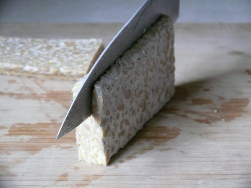 How to slice tempeh in half